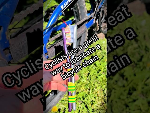 Cyclists are a great way to lubricate a bicycle chain #advice #creative #lifehacks #diy