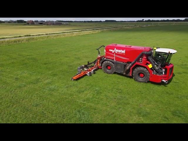 The Vervaet Quad 550 with a 12 meter Schouten injector on grassland.