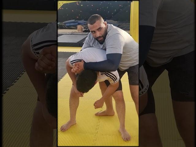 أقوى هجوم لأخذ ظهر الخصم في الجوجيتسو