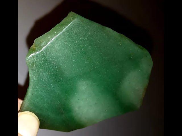 Large Emerald!  大克拉哥伦比亚祖母绿宝石, A uncut 414 carats enerald stone, Columbia，之二