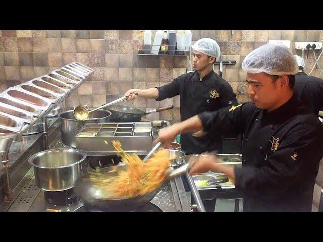 Fastest Chinese food Noodles chef in the world