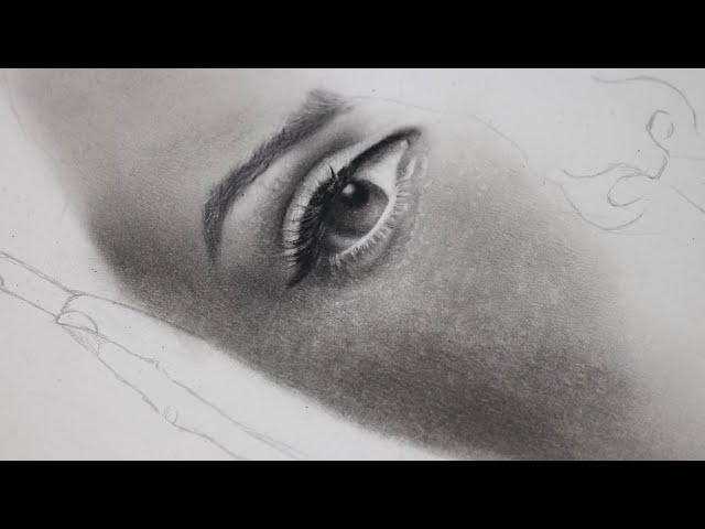 Realistic drawing using pencil