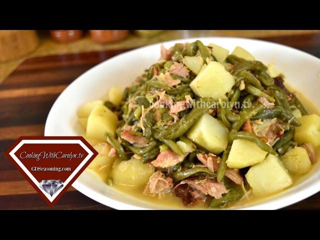 GREEN BEANS and POTATOES with SMOKED TURKEY WINGS RECIPE | Holiday Series | Cooking With Carolyn