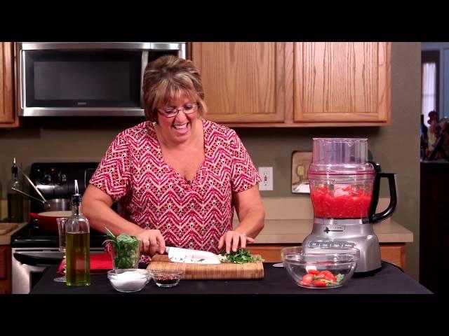 How to Make Tomato Sauce From Fresh Tomatoes : Italian Cuisine