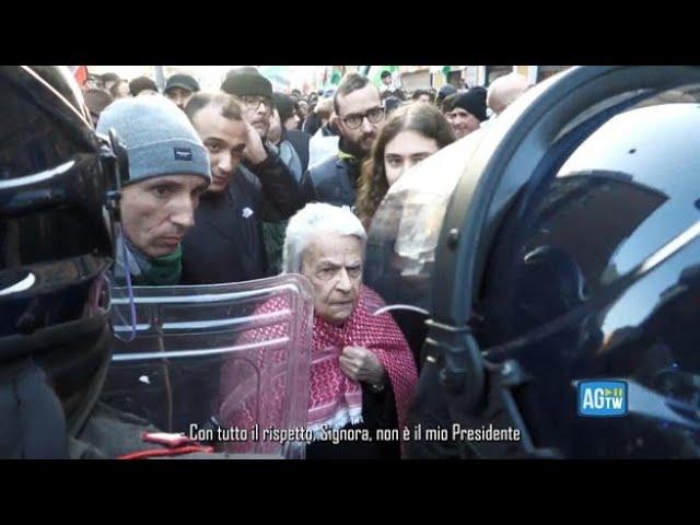 Milano, il carabiniere alla manifestante: «Mattarella non è il mio Presidente, non lo riconosco»