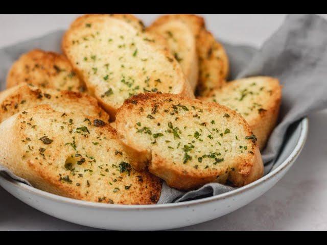 Air Fryer Garlic Bread (The Best Garlic Bread Ever)