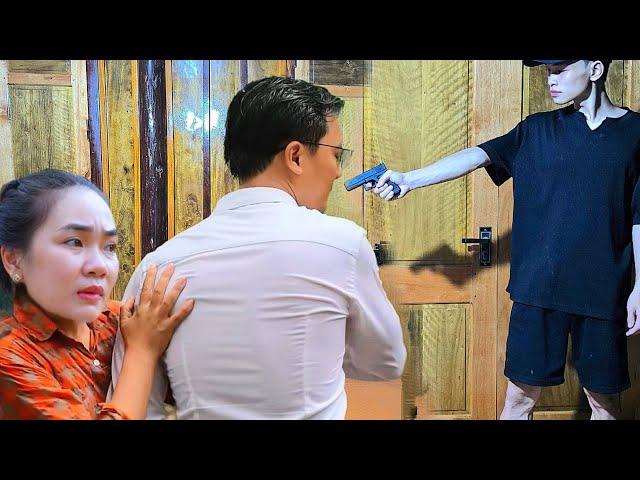 Tu Tien was attacked by her ex-husband and hospitalized. Jack was furious when he heard this news.
