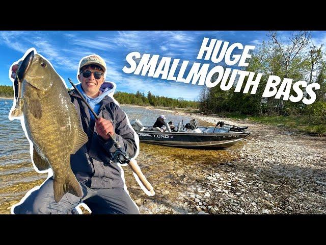 Chasing BIG Lake Michigan Smallmouth