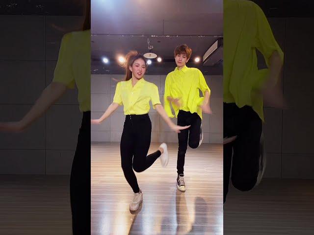 sweet couple dance 甜度超標舞蹈！你身邊甜度超標的人是誰？ #shorts