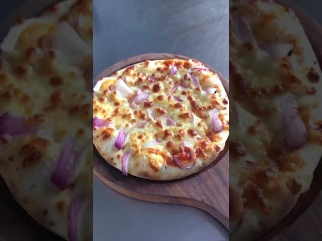 chessy Onion Lover’s pizza.. #shorts