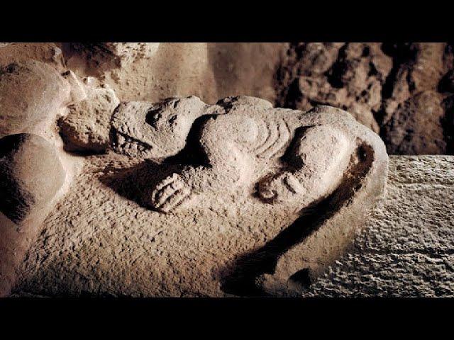 ASLANLI DİKİLİTAŞ VE Terrazzo Tabanı  - GÖBEKLİTEPE'NİN GİZEMİ -7