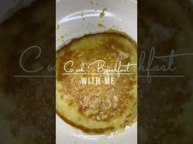 Cook Breakfast With Me #cookwithme #cooking #dayinthelife #breakfast #foodie #pancakes #grits