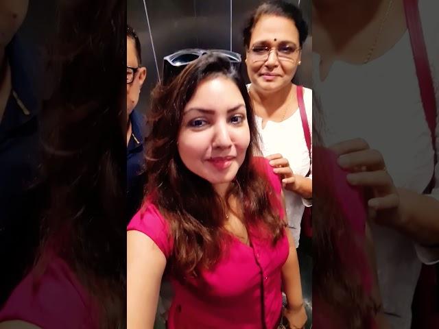 Komal Jha with Mom & Dad