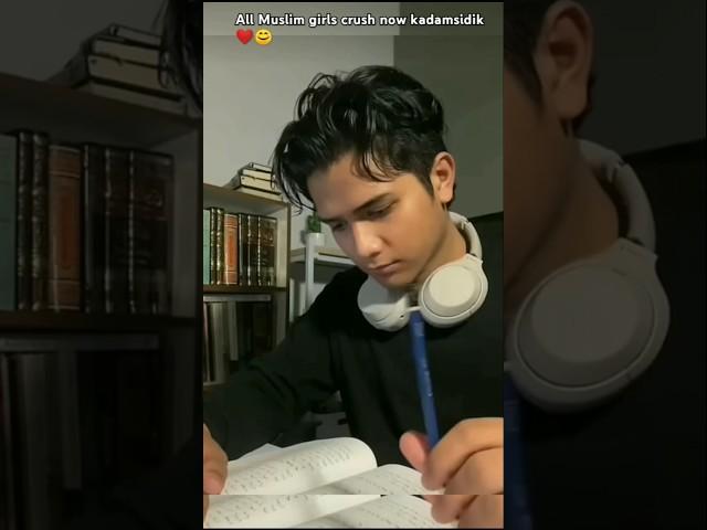 kadamsidik man on Deen #trending #viralvideo #love #rookhemustafa#viralvideo #viralsong  #crush