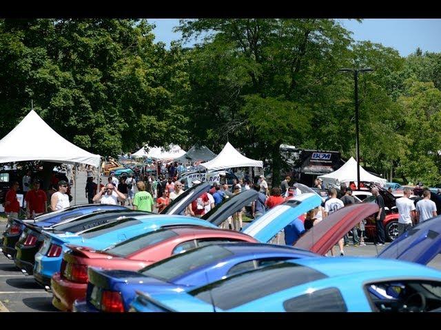 AmericanMuscle 2012 Car Show: 1,200 Mustangs, Dyno Pulls and AM Girls