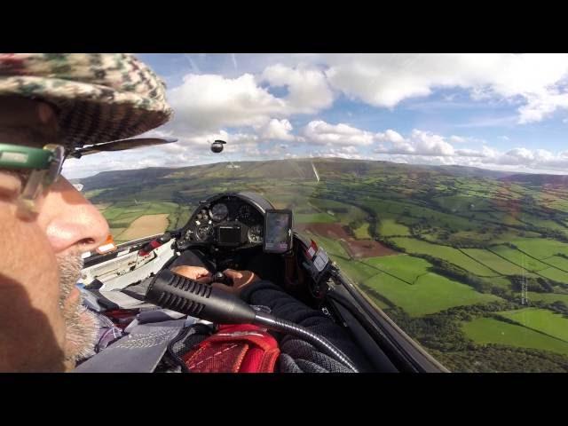 Circuit & SW Approach & Landing at the Black Mountains Gliding Club