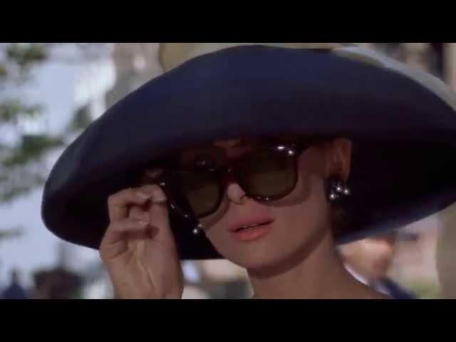 Breakfast at Tiffany's - Cab Whistle and Audrey Hepburn Sunglasses Pulldown (2)