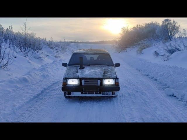 Volvo 740 Frozen River Drifting