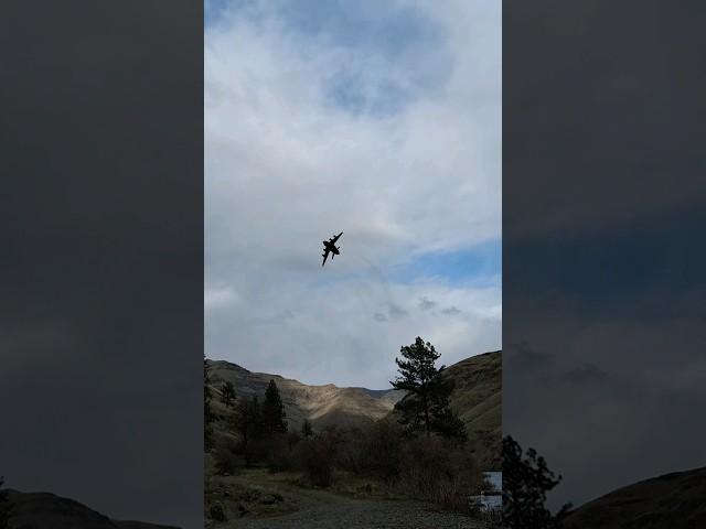 Three Boeing C-17 Globemaster III's Perform Extreme Low Altitude Maneuvering!!!!