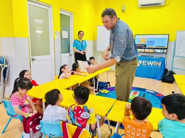 Các khóa học tại WeWIN Education VN