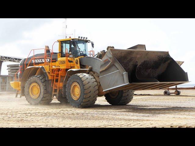 Volvo L260H and Vovlo L350H Loading Transport Vessel with Gravel | Big Loaders Big Buckets