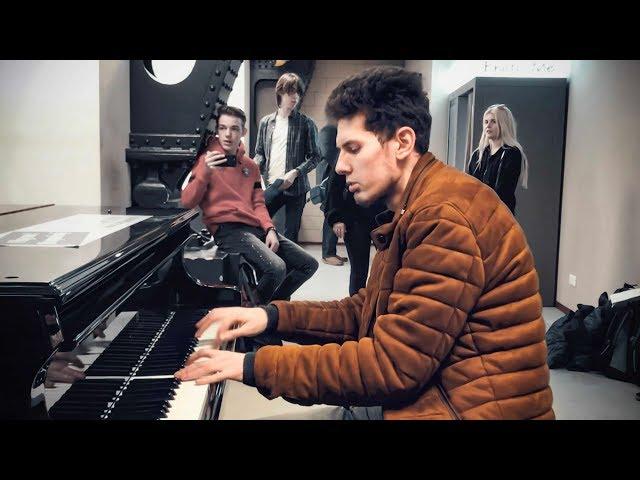 Epic Pop Piano Medley [Eurodance] at Amsterdam Train Station – Thomas Krüger