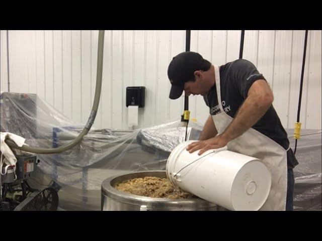 Rendering Wet Wax Cappings With my Finlay Wax Melter, Salvaged 8 Pails of Honey!