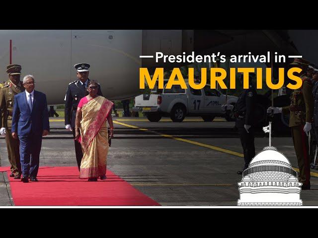 Warm welcome of President Droupadi Murmu with full State honours on arrival in Mauritius