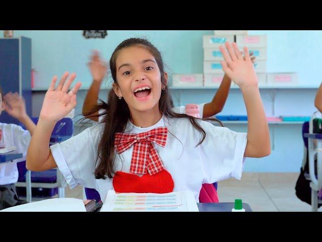 Let's go to school - Yasmin Verissimo [PORTUGUESE]