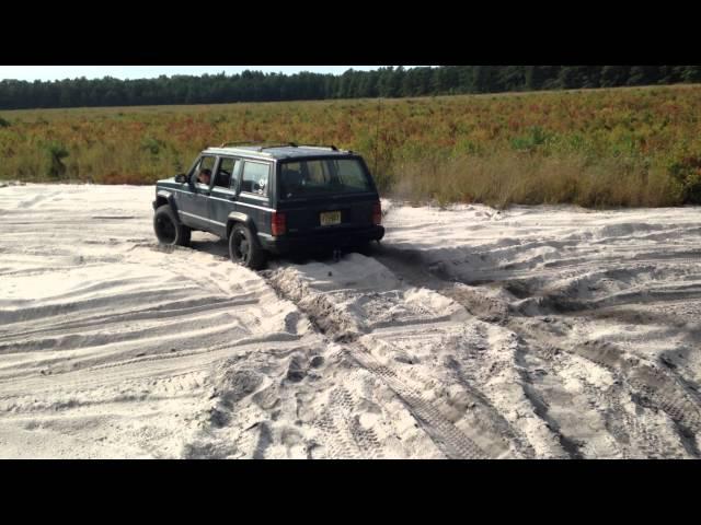 1993 Jeep Cherokee Tire Test in Sand II