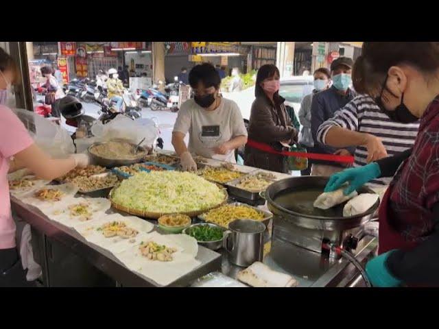 “1시간 기다림은 기본”…줄 서서 먹는다는 타이난 룬빙 맛집들