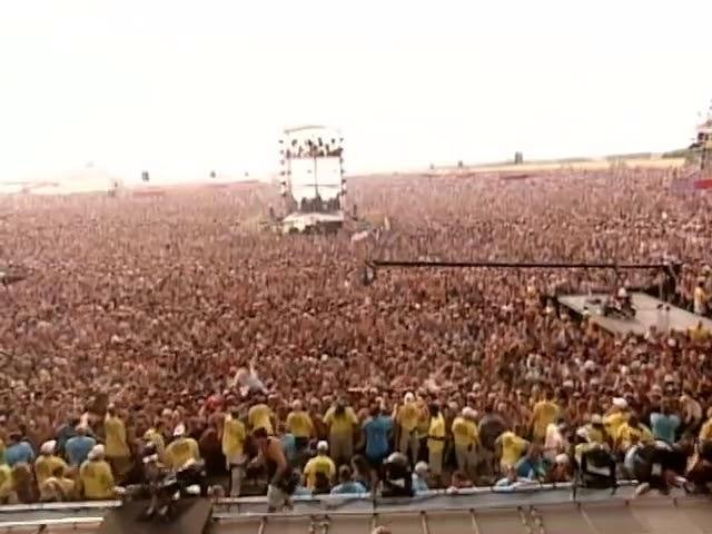 DMX live performance at wood  stock 1999 RUFF RIDERS ANTHEM & SLIPPING