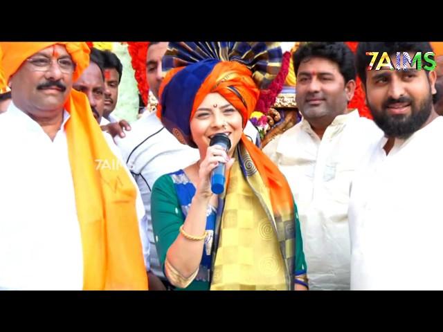 Sonali Kulkarni In Solapur Ganesh visarjan  Miravnuk 2018