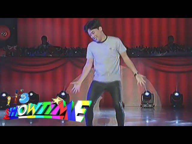 Ryan Bang nag-solo sa Billy-Vhong opening number