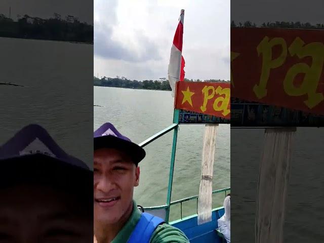 The sailor man. #vlogs #boat #boats
