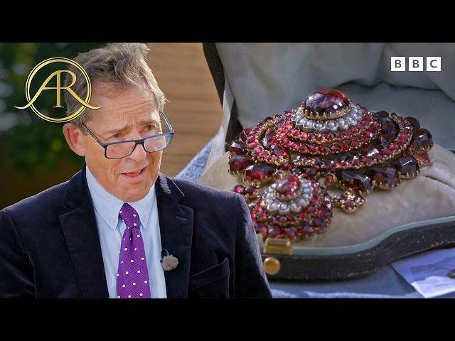 'Absolutely Fantastic' Garnet Jewellery Set Worth Four Figures | Antiques Roadshow