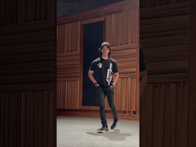 GLIDING ON EASY STREET #dance #dancecreator #gliding #dragonhouse #iglide #music