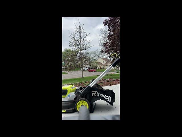 Effortless Leaf Mulching: Mastering Fall Clean-Up with a Ryobi 40-Volt Lawn Mower!