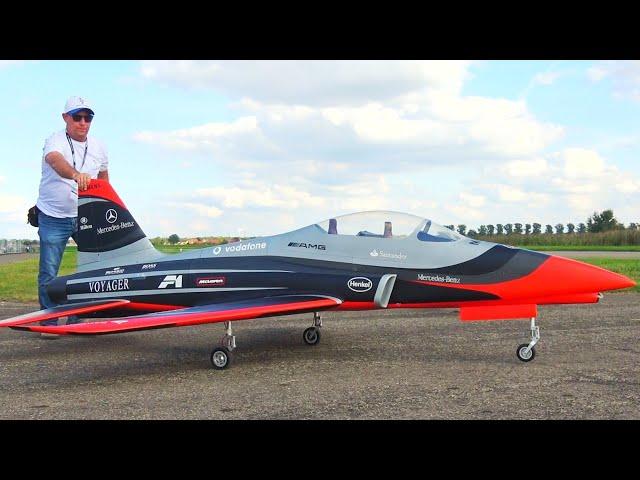 NEW XXL SPORT JET TOPRC VOYAGER RC TURBINE JET DEMO FLIGHT | JET POWER 2019