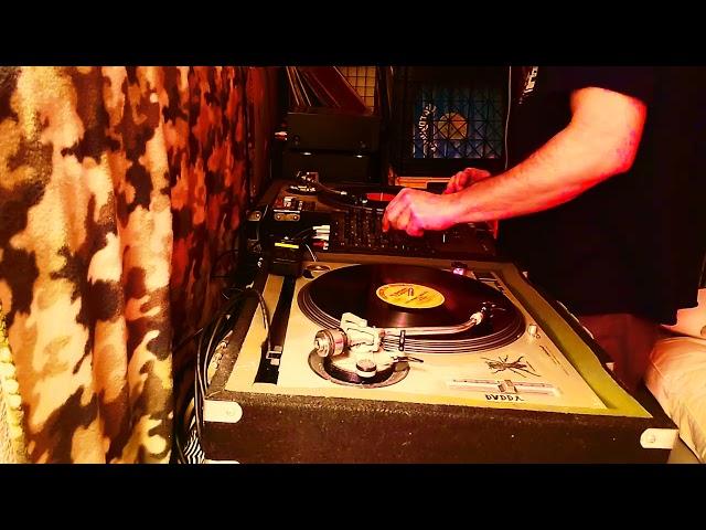 DrGiggles Bleep & warehouse techno & Chicago Acid mix #12 Live Vinyl DJ mix turntables bleeps video