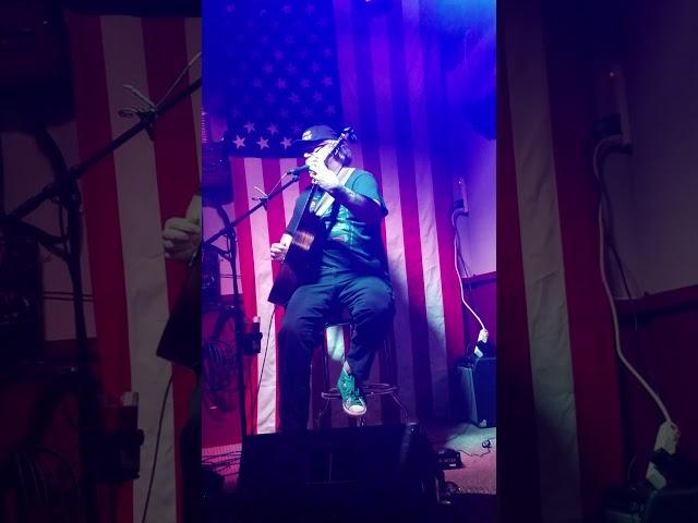 Tim Hearn sings at Dogger's in Yelm 1/19/18