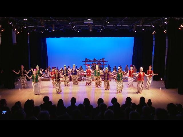 St. Olaf Javanese Gamelan Ensemble - Lancaran Sayuk Slendro Pathet Manyuro and Ratna Sari dance