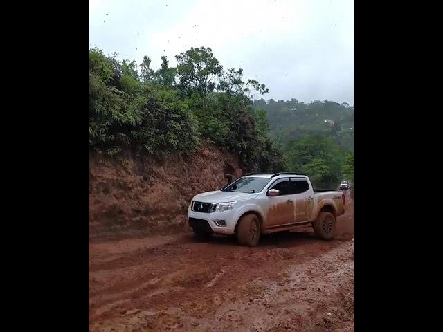 Nissan NP300 Frontier Off-Road 4x4 *Panamá* #shorts