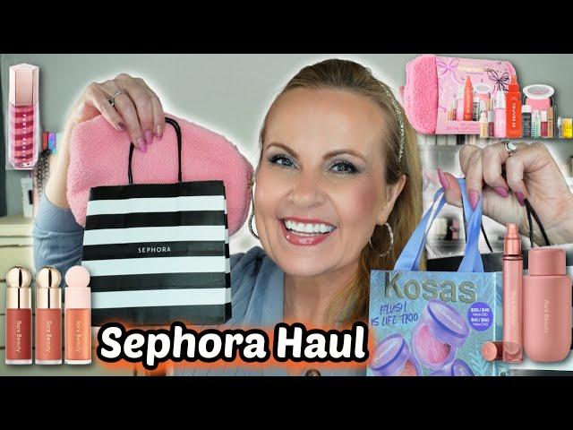 Unveiling Sephora's Must-Have Gifts & Makeup Try-On!