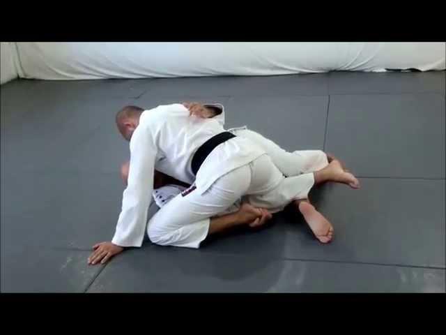 Roberto 'Gordo' Correa Teaches the Old School Half Guard Sweep