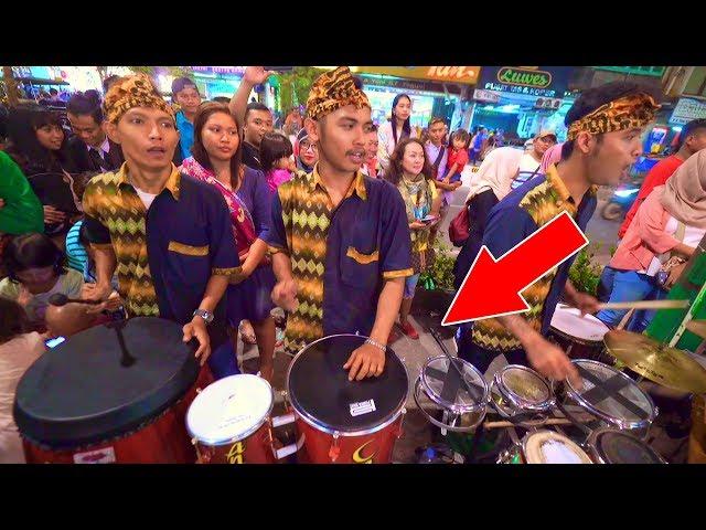 Aksi Skill Luar Biasa PRASTYO CAREHAL Memainkan BASS SELO - Juragan Empang (Angklung Malioboro)