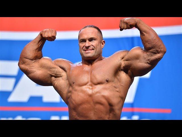 Russian massive IFBB Pro bodybuilder Alexander Fedorov - IFBB Nordic Pro 2015