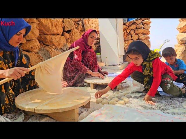 Nomadic Life: Koch Family Baking Traditional Bread & Painting the Bathroom 