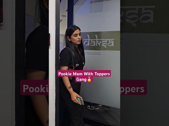 Pookie Mam With Toppers Gang  #physicswallah #samridhimam #pookiegang