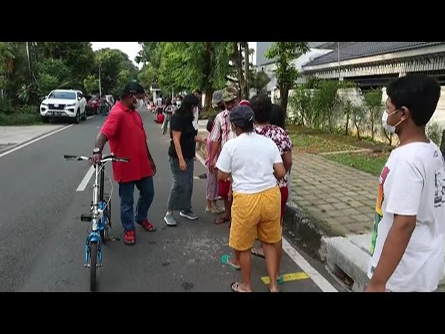 Free food distribution for Ramadan iftar in Jakarta